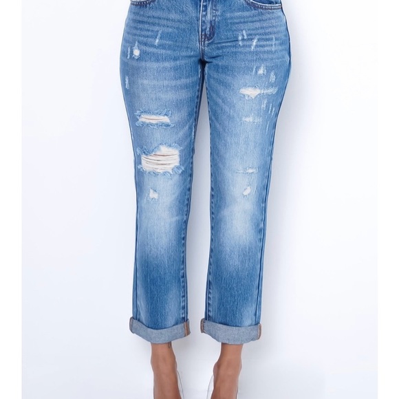 Women’s Clothing - Picture 10 of 16